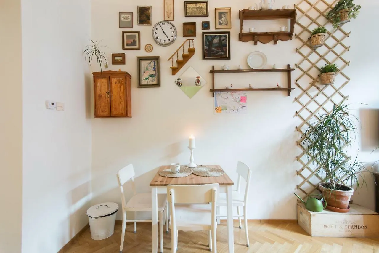 Victoria Design Stays - Apartment Slavojova Praga